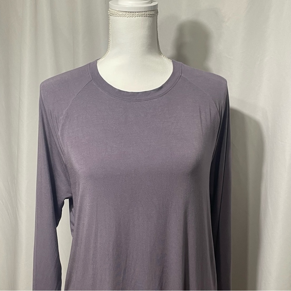 Under Armour Women's Long Sleeve Top in Lavender with Back Cutout - Picture 3 of 13